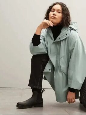 Everlane ReNew Poncho / Light Sage Green / rain proof